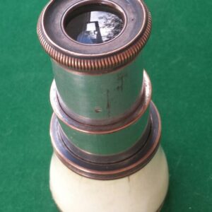 Canne à système lorgnette.