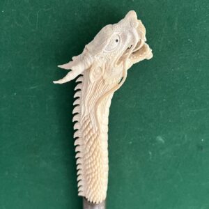 Canne d’art en ivoire avec cites