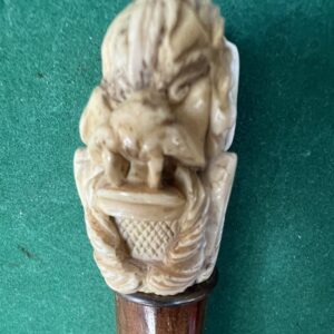 Canne en ivoire avec cites