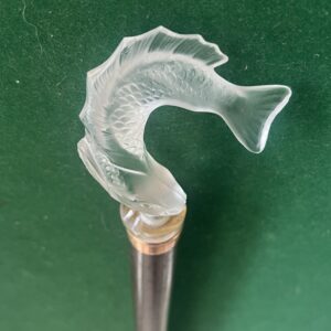 Canne d’art avec pommeau de Lalique 790€