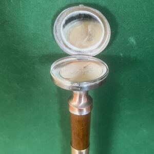 Canne à système poudrier 750€